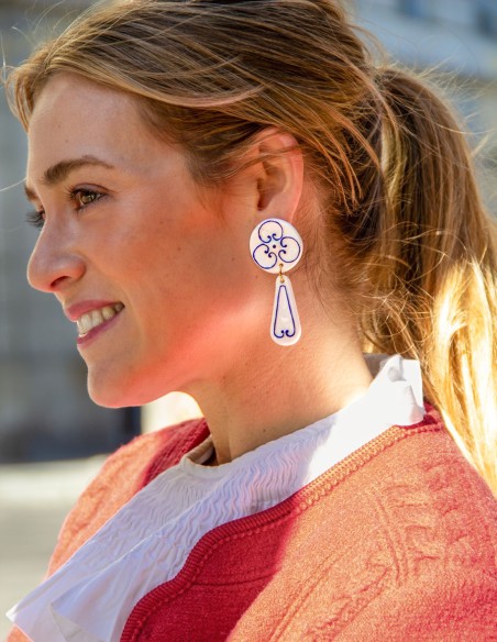 Pendientes largos de porcelana cerámica pintada azul