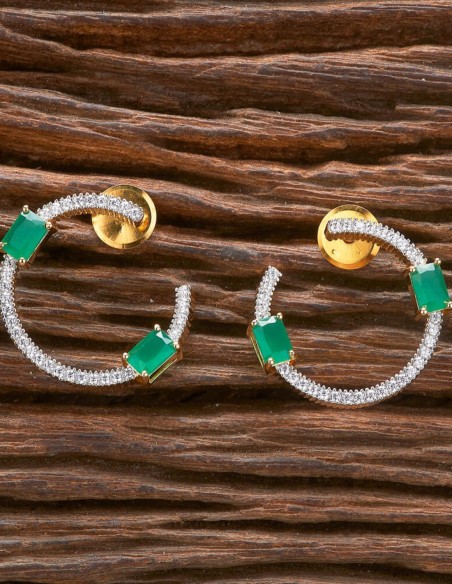 Boucle d'oreilles circulaires avec zircon et pierre