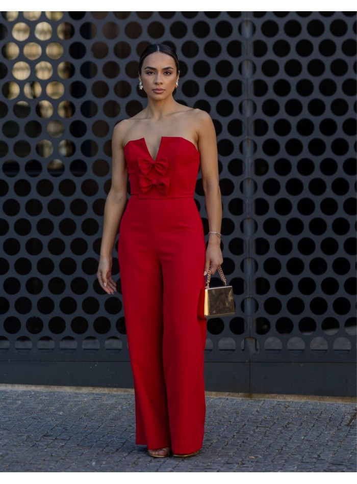 Longue combinaison de fête rouge sans bretelles avec nœuds en dentelle