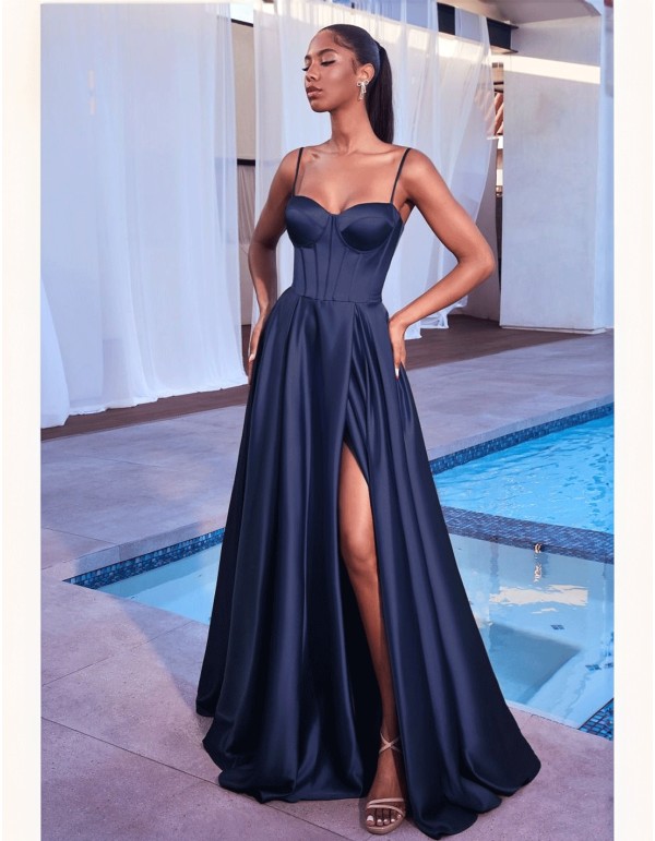 Robe longue satinée avec corsage