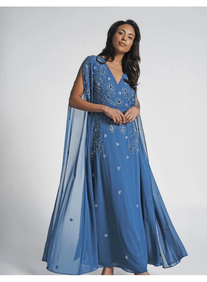 Robe de soirée midi brodée bleue avec manches cape fluides