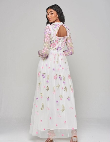 Long white dress in tulle embroidered with flowers