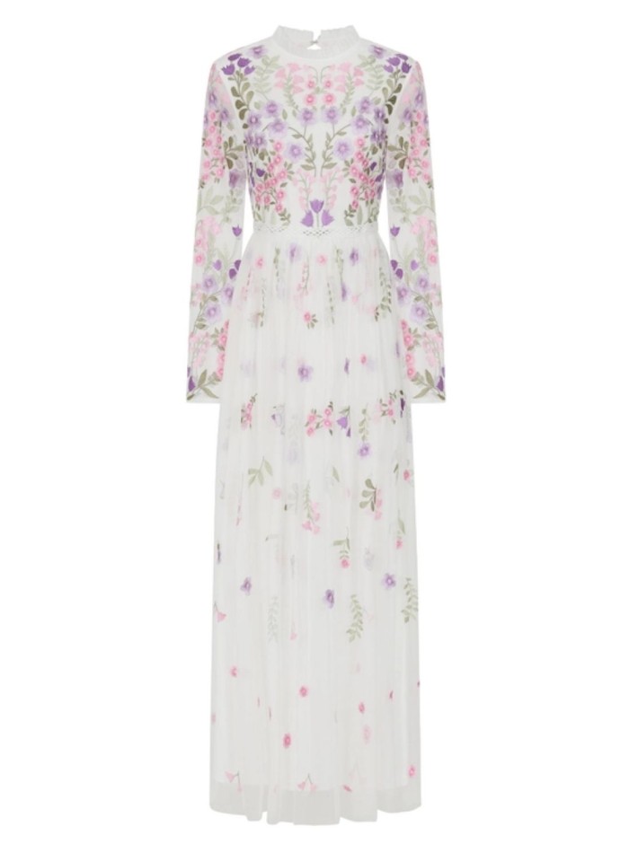 Vestido largo blanco de tul bordado de florecitas