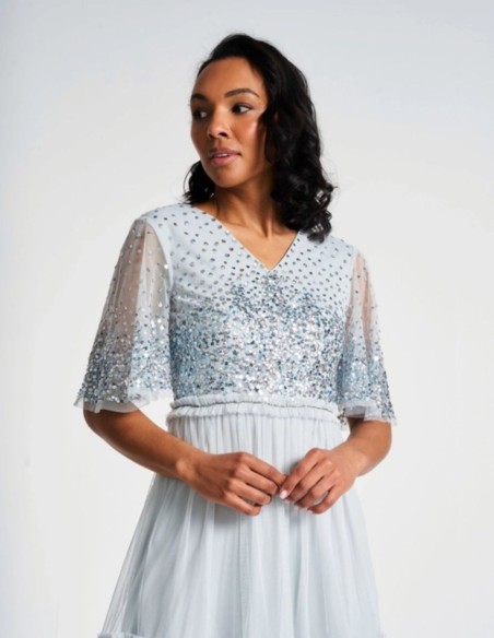 Robe de cocktail bleue en tulle brodé de sequins
