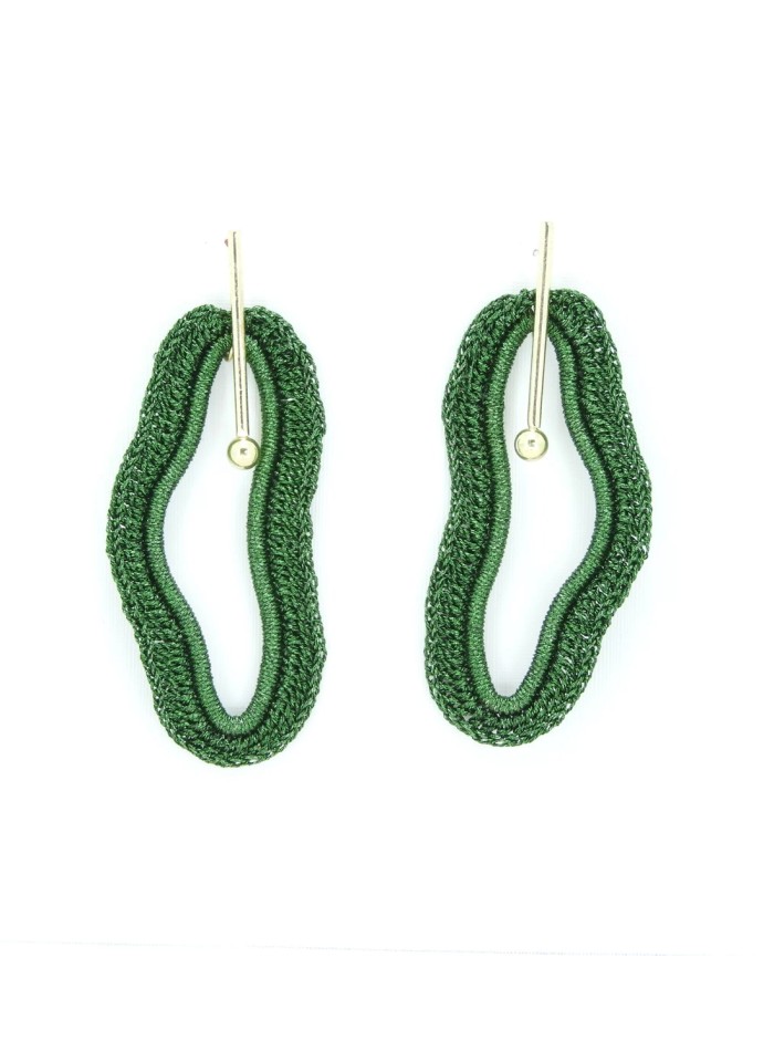 Long earrings with irregularly shaped threads