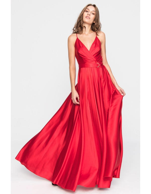 Vestido largo de fiesta rojo con tirantes y falda con vuelo