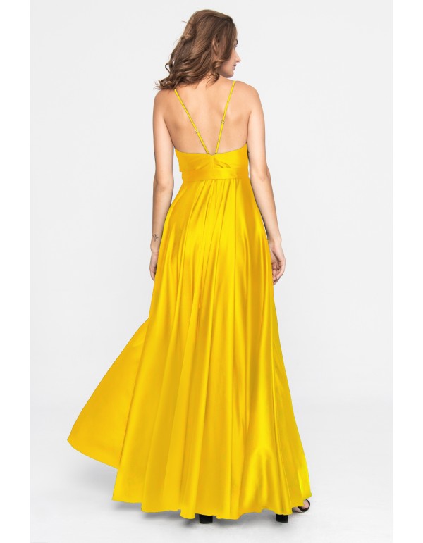 Longue robe jaune en satin avec décolleté en V et fente... 2