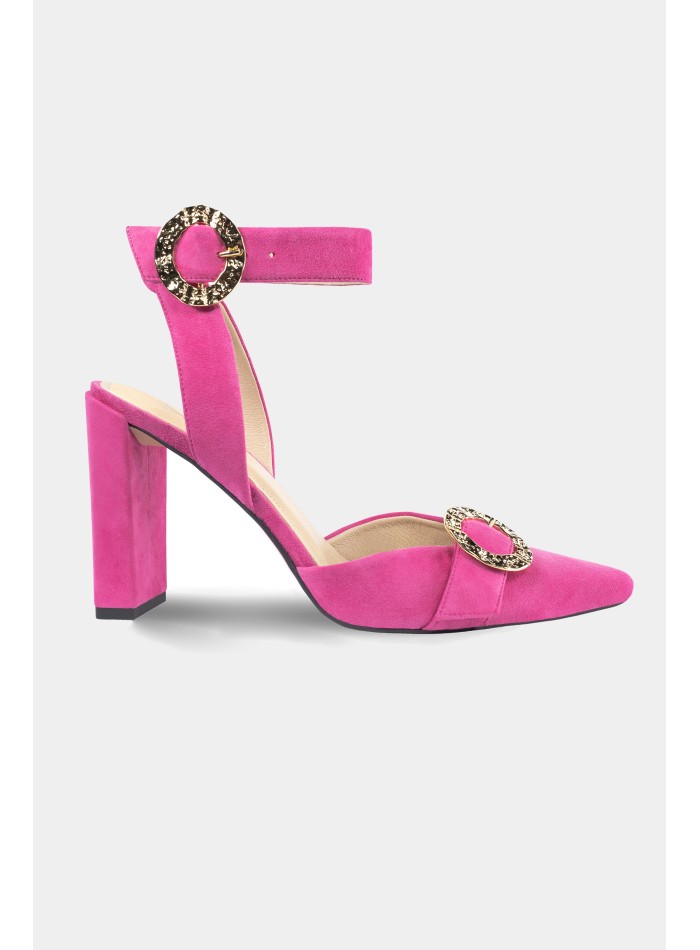 Square heel sandal in fuchsia color with golden details