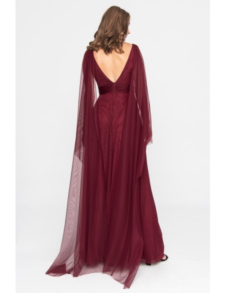 Vestido largo de tul burdeos con abertura lateral