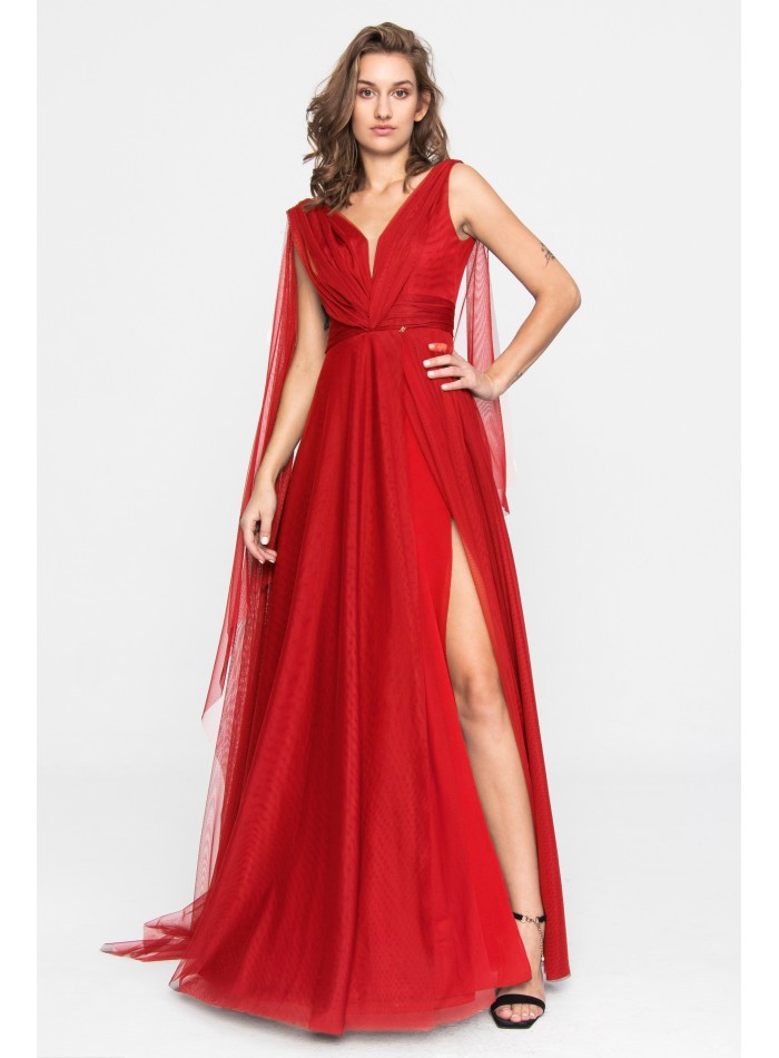 Long red tulle dress with V-neckline and side slit