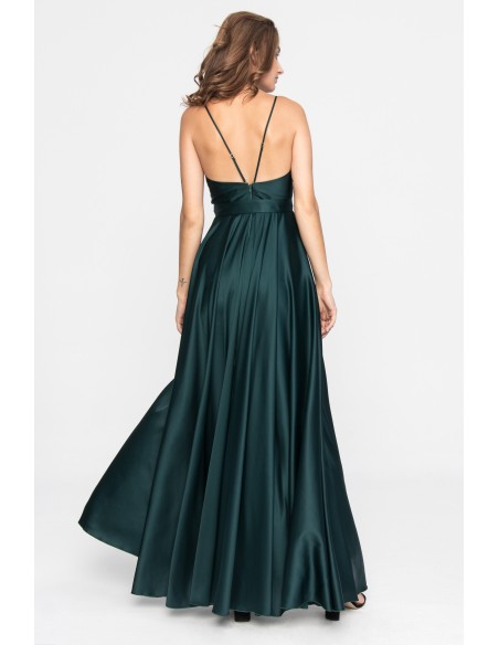 Longue robe de soirée en satin avec fente