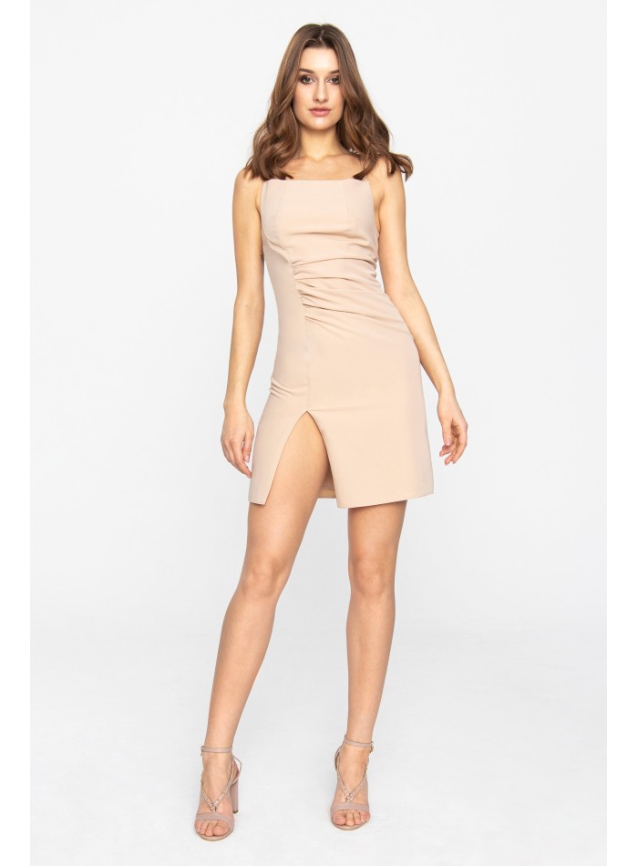 Beige short dress with square neckline and slit