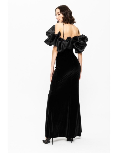 Robe longue de soirée noire avec volume et fente