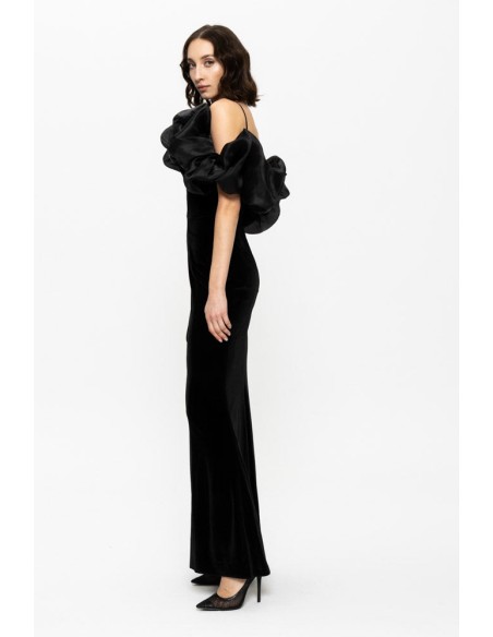 Black long party dress with volume and slit