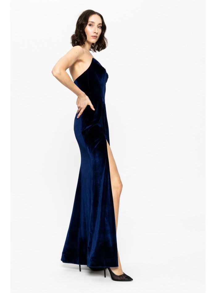 Vestido de gala largo en terciopelo azul marino...