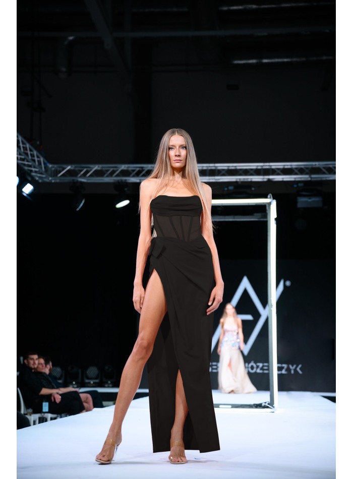 black evening dress with corset and high slit in the leg