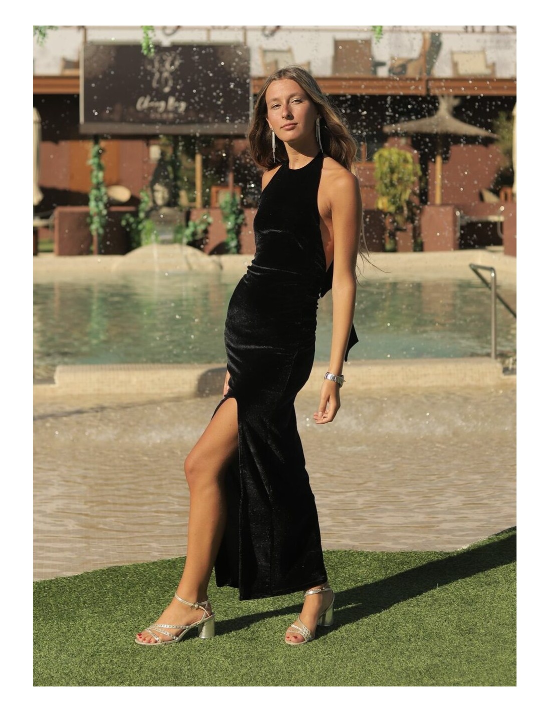Black Velvet Sleeveless Party Top with Stylish Strap Detailing – Trendy Women’s Evening Wear