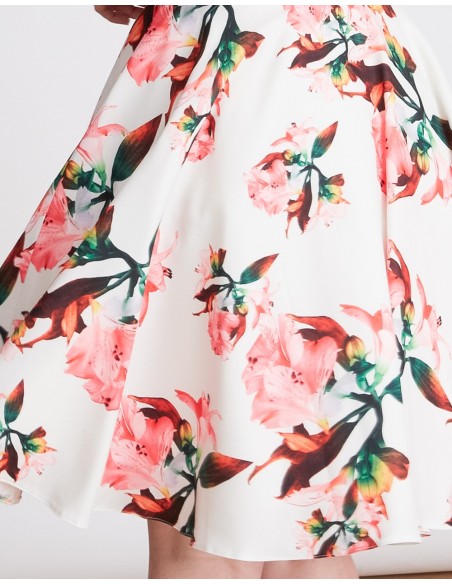 Falda de fiesta floral, por encima de la rodilla y con mucho vuelo de Lauren Lynn London Falda de fiesta floral, por encima de la rodilla y con mucho vuelo de Lauren Lynn London
