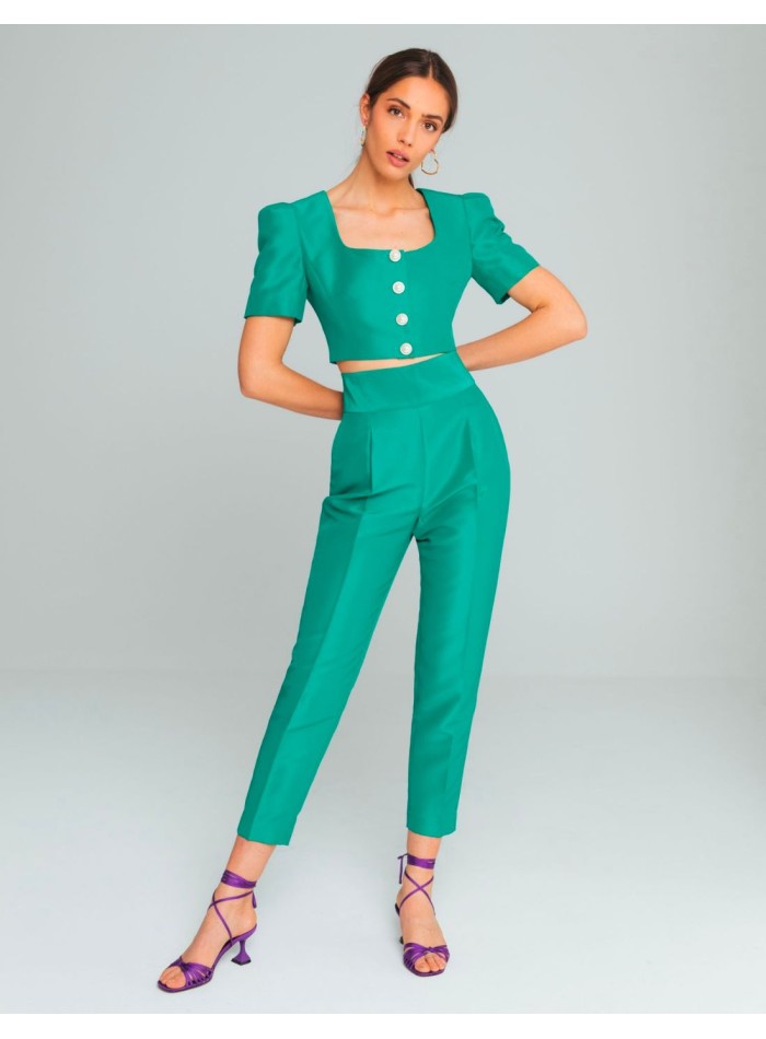 Pantalón largo con pinzas y bolsillos