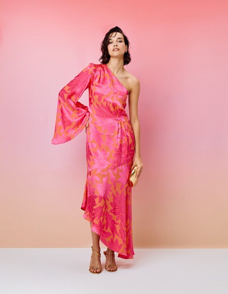 Robe de soirée asymétrique imprimée pour les invités