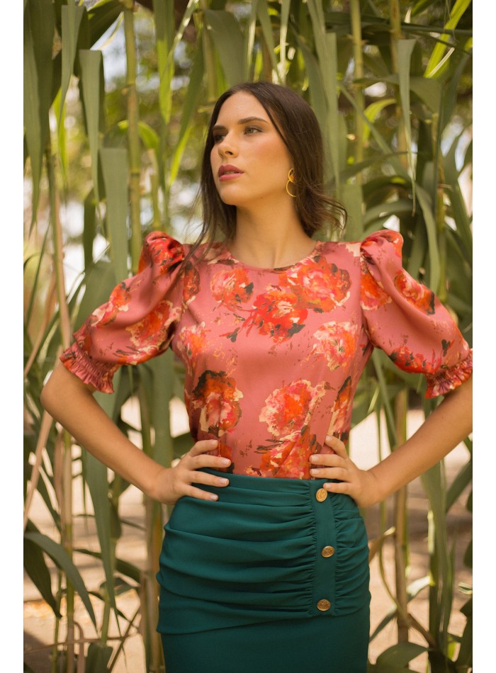 Floral print blouse with short puffed sleeves