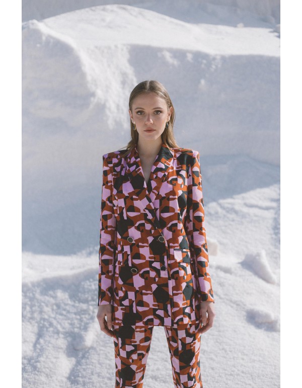 Traje de fiesta estampado con chaqueta smoking y pantalón ceñido