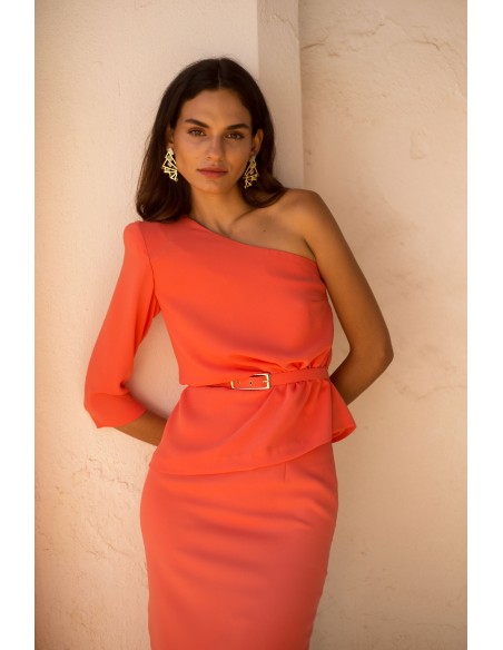 Set with asymmetrical top and tube midi skirt