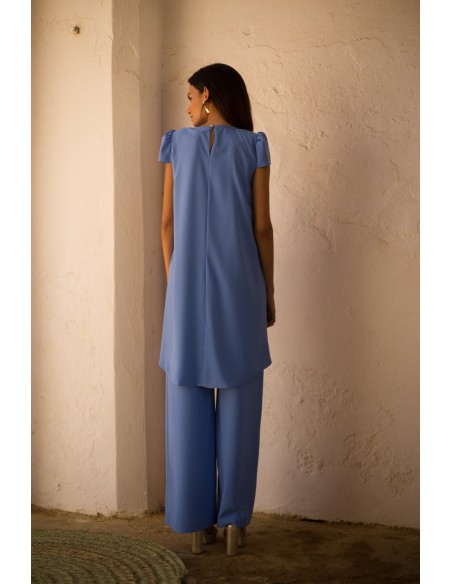 Conjunto de dos piezas con blusón y pantalón de pata ancha para invitada Conjunto de dos piezas con blusón y pantalón de pata ancha para invitada