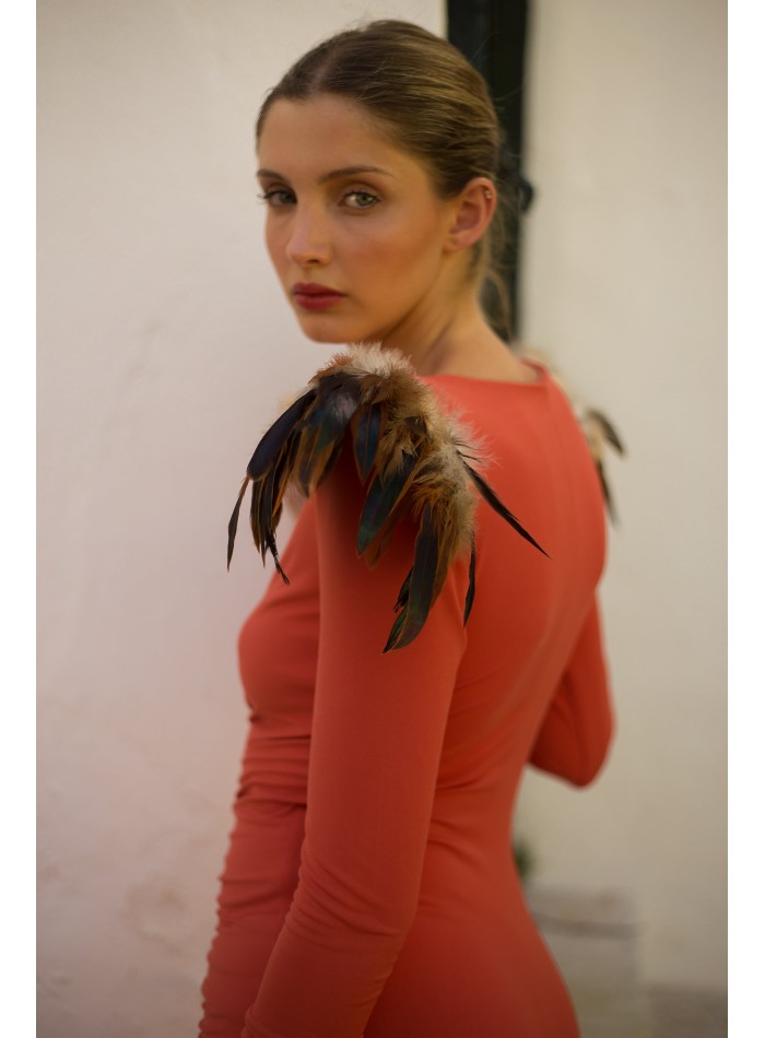 Vestido midi con escote cruzado y detalle de...