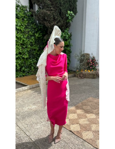 Robe de soirée midi avec manches françaises et épaulettes