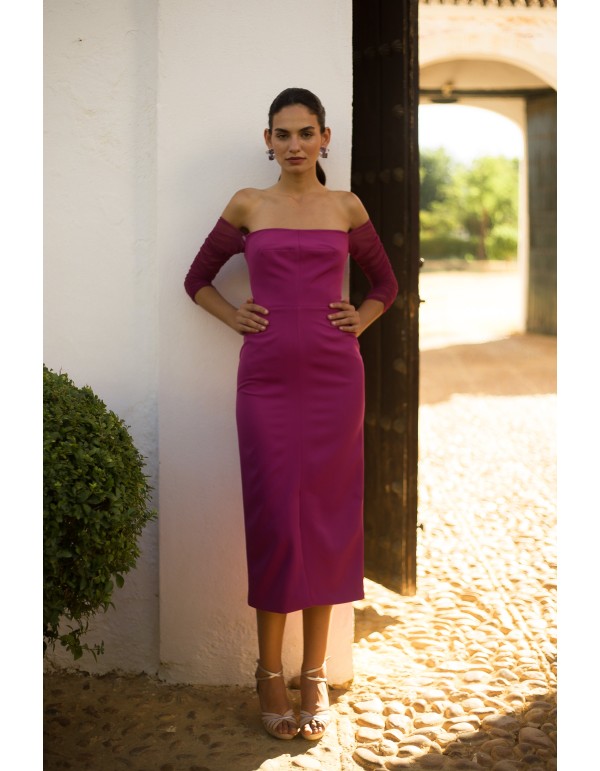 Robe de soirée en vin avec encolure bandeau et dos drapé 2