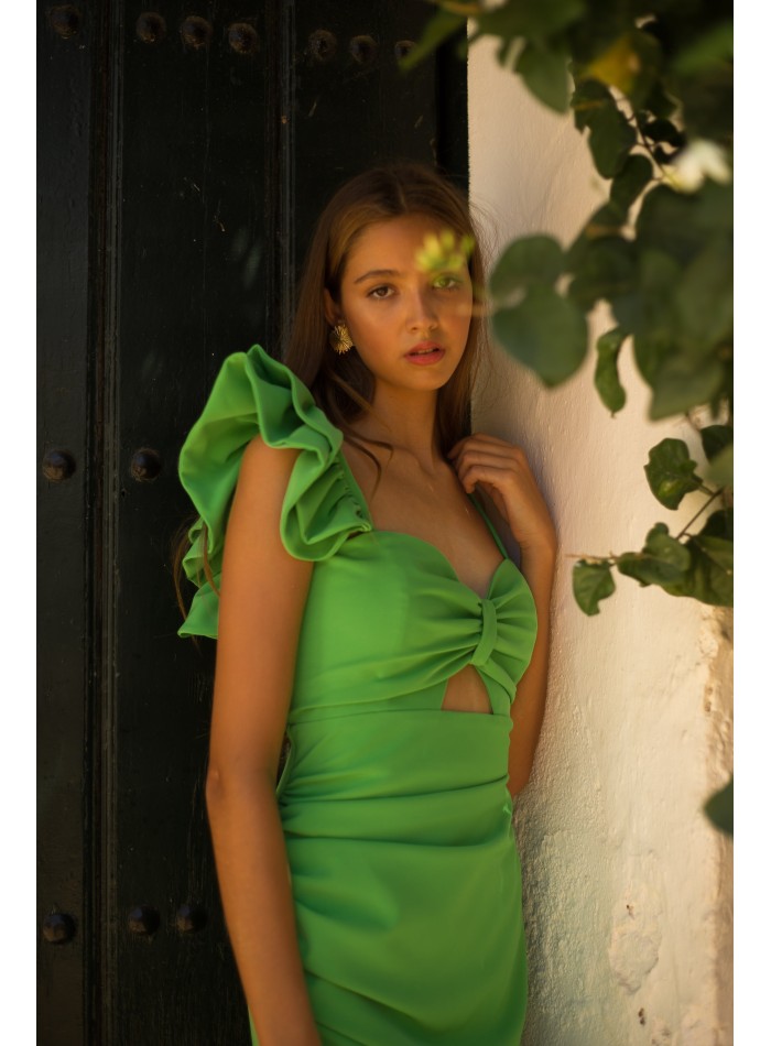 Robe asymétrique avec double volant sur l'épaule