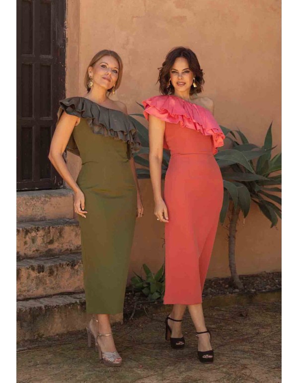 Robe de soirée midi avec encolure asymétrique et maxi...
