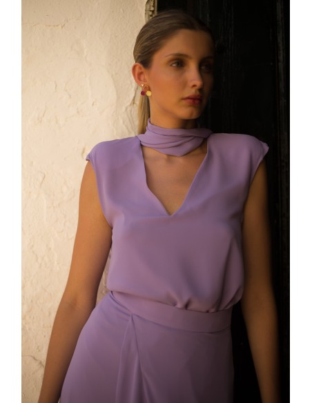 Conjunto top y falda con volantes cascada malva