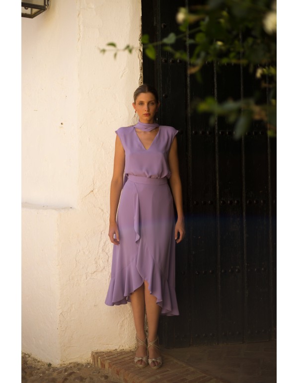 Conjunto top y falda con volantes cascada malva