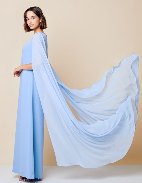 Robe longue de fête avec encolure ronde et manches cape