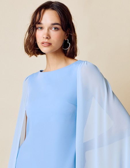 Robe longue de fête avec encolure ronde et manches cape