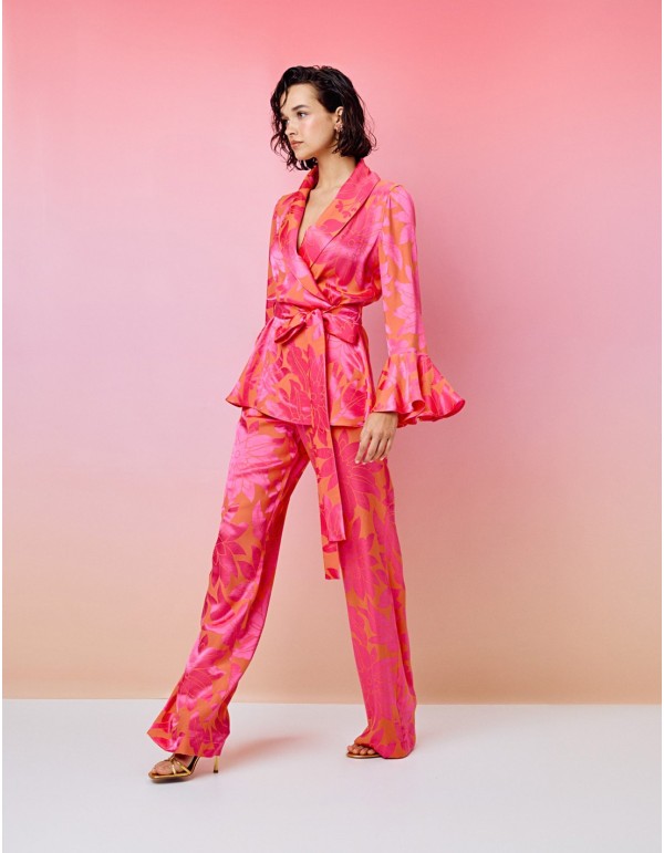 Blusa estampada estilo blazer con puños acampanados para invitada