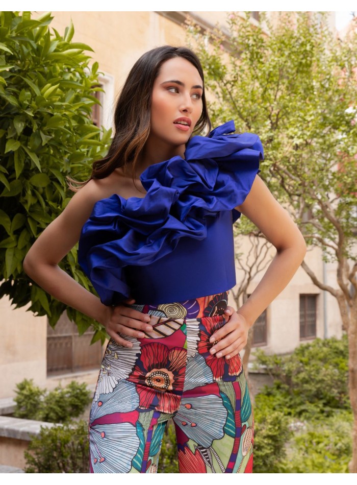Conjunto top con maxi volante y pantalón largo recto estampado para boda