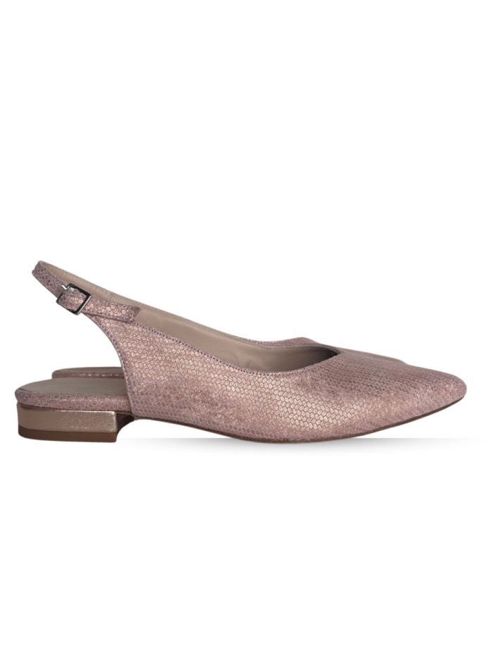 Flat ballerina in pale pink leather textured with heels