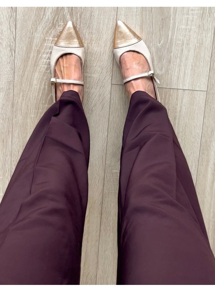 Bailarina de piel con detalles metalizados