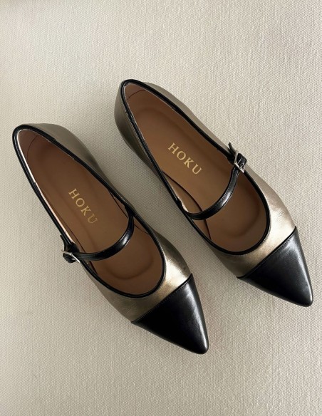 Leather ballerina with metallic details