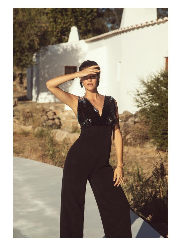 Long jumpsuit with V neckline and glossy black straps Mauî Official - 4