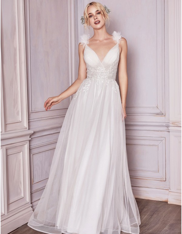 Tulle wedding dress with V-neckline and embroidery 2