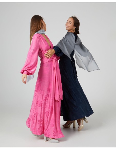 Multiposition short party cape in silver chiffon