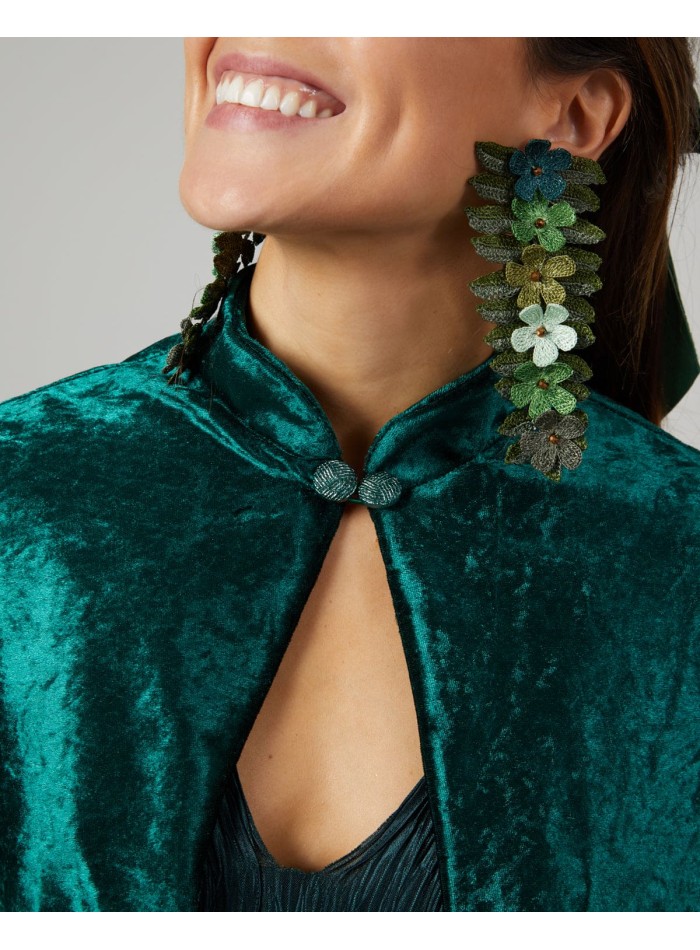 Short emerald green velvet cape with button