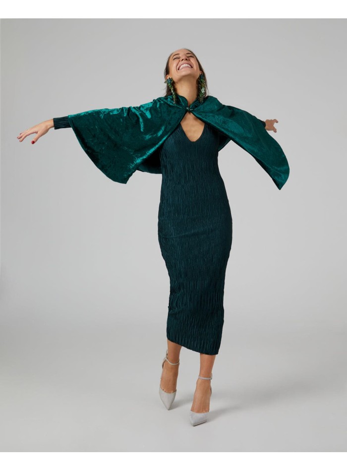 Short emerald green velvet cape with button