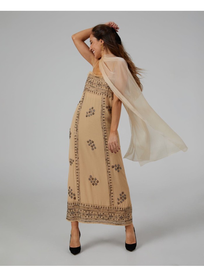 Long cape in light gold cationic double thread chiffon