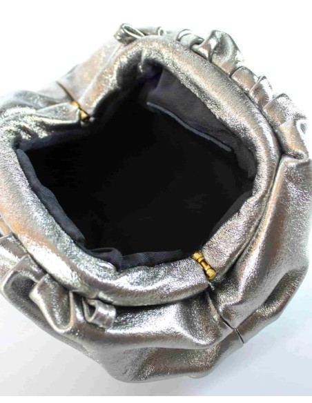 Pochette en cuir métallisé argenté