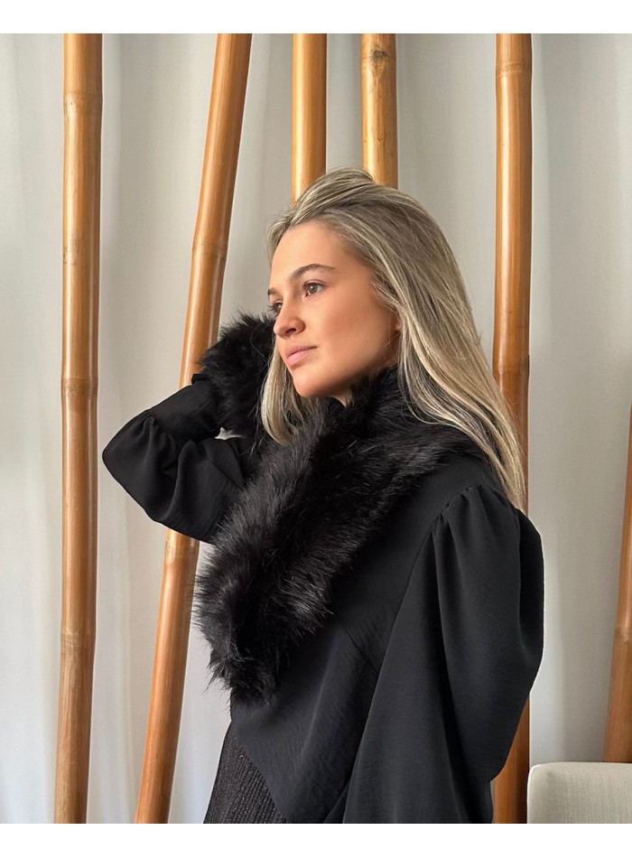 Party collar wrap in black fur